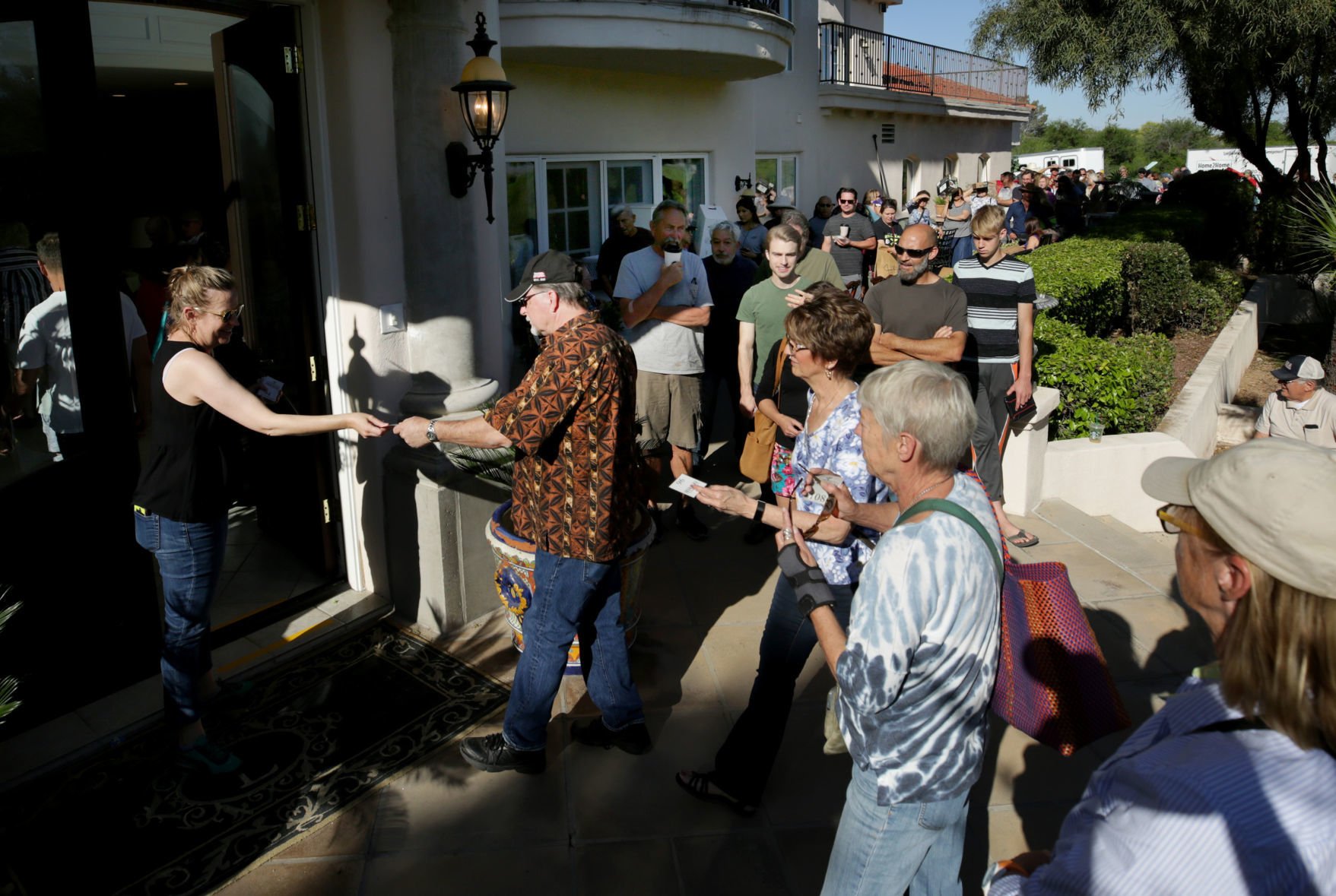 Weekend sales prove popular with Tucson treasure hunters